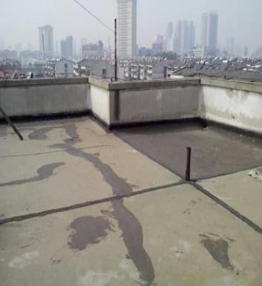 泰来漏水维修 楼顶漏水是什么原因，楼顶漏水维修方法是什么?